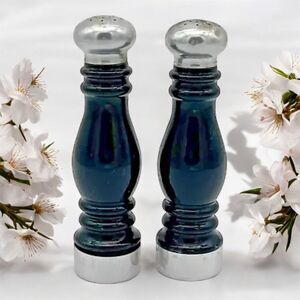 Vintage 1969 Avon Salt Pepper Shaker Bottles Set Collectible Glass